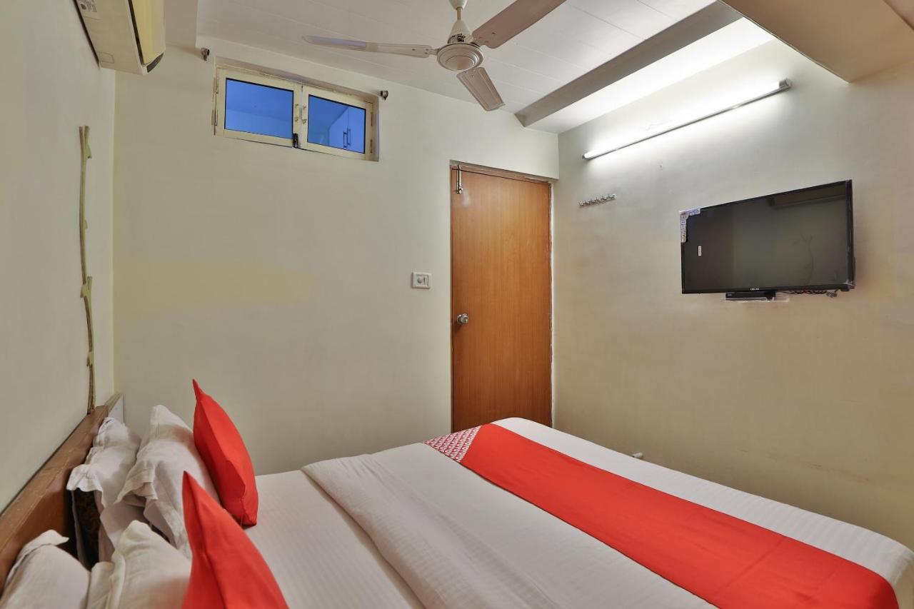 Oyo 1966 Hotel Campus Ahmedabad Eksteriør billede